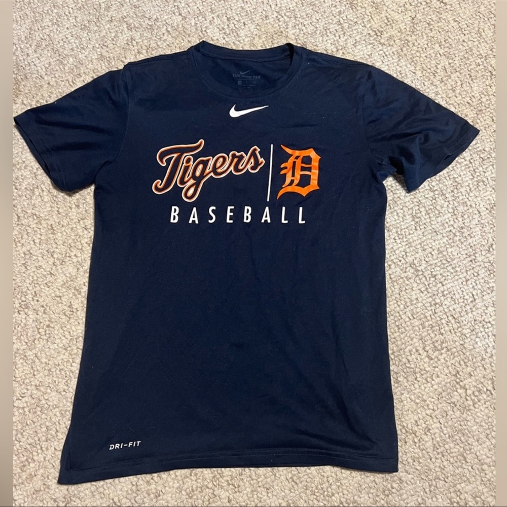 Nike detroit tigers tee size small
